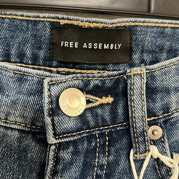 NWT Free Assembly Jeans SZ 12 - Picture 4 of 9